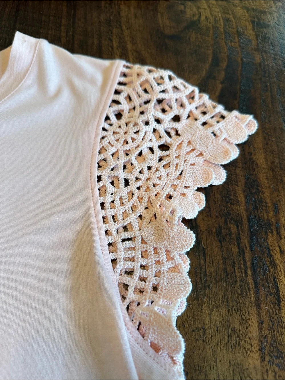 C&C California | Coco Boho Romantic Crochet Sleeve Tee, Peach, Size S